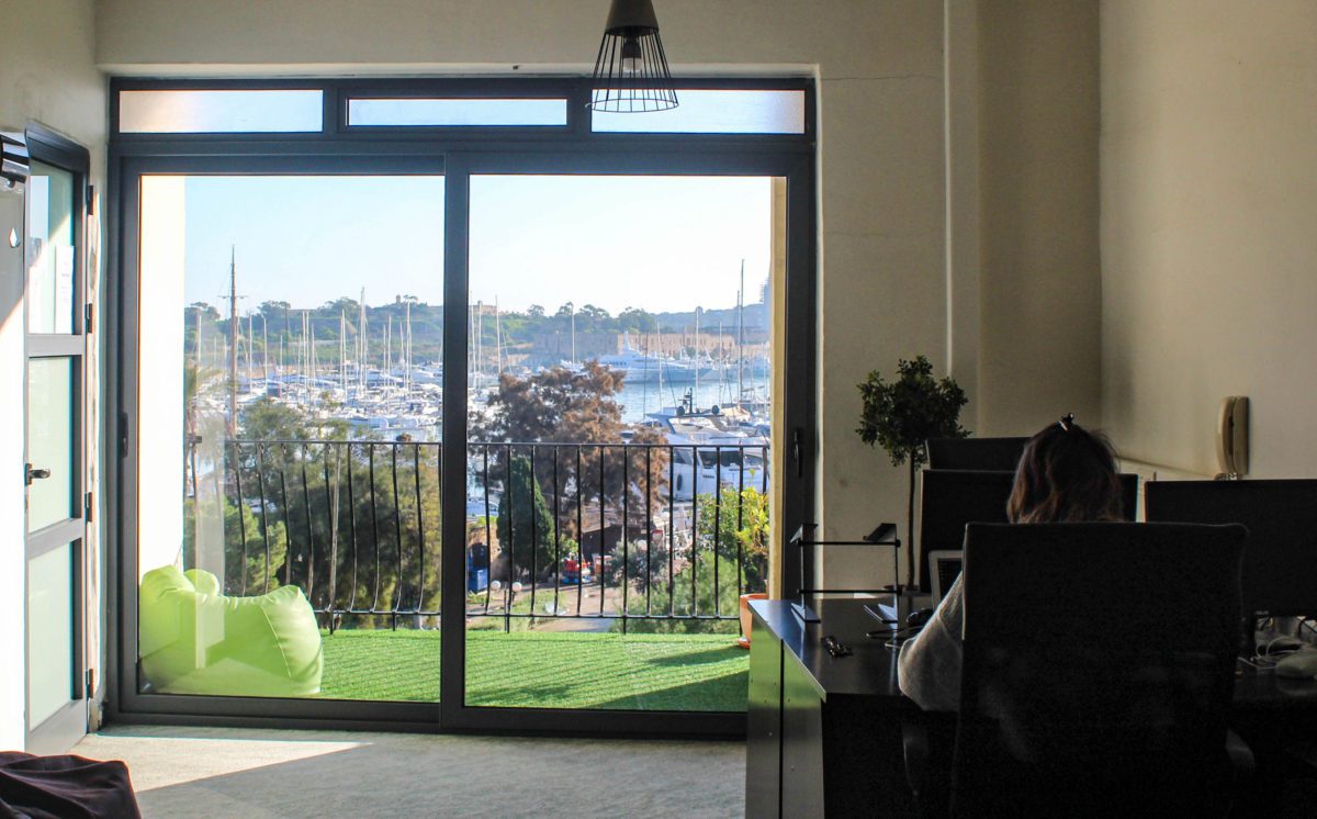 Glashaus harbour view from window About